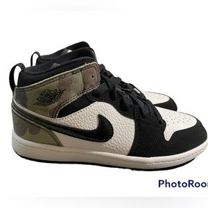 Youth Air Jordan 1 Mid SE (PS) Camouflage - size 3 Youth